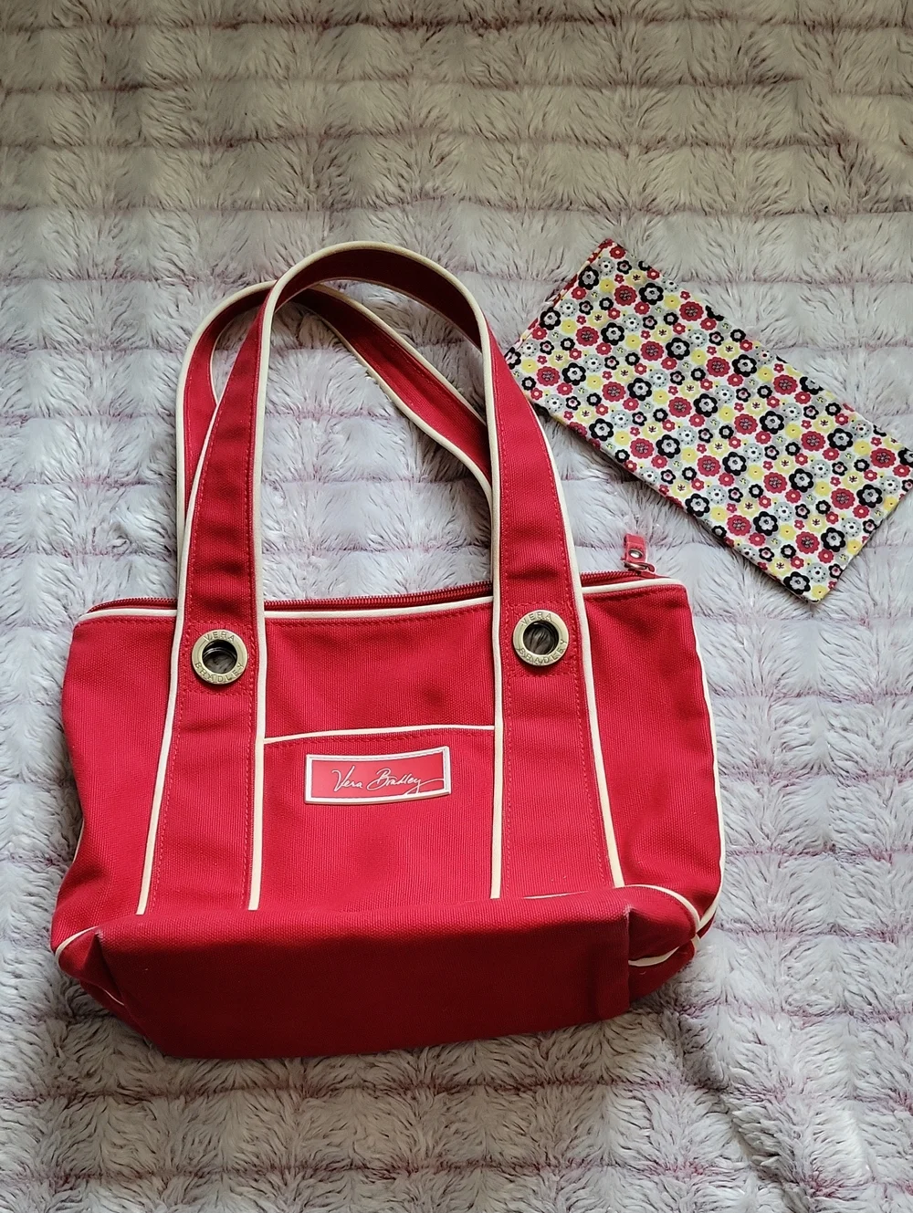 Vera Bradley Retired Deco Red White Black Daisy Floral Canvas Tote Shoulder Bag